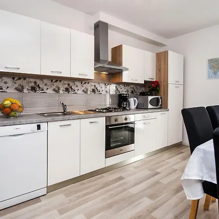 Holiday home Idyllic Getaway With Pool - Three Bedroom With Pool