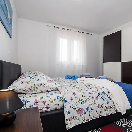Idyllic Getaway With Pool - Three Bedroom With Pool Vakantiehuis
