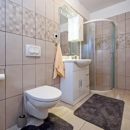Idyllic Getaway With Pool - Three Bedroom With Pool Rovinj